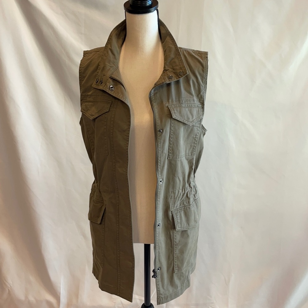 Banana Republic Sz Medium like new army green vest